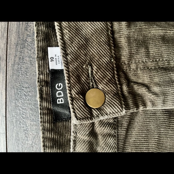 Urban Outfitters BDG Army Green Corduroy Skirt - Picture 3 of 3